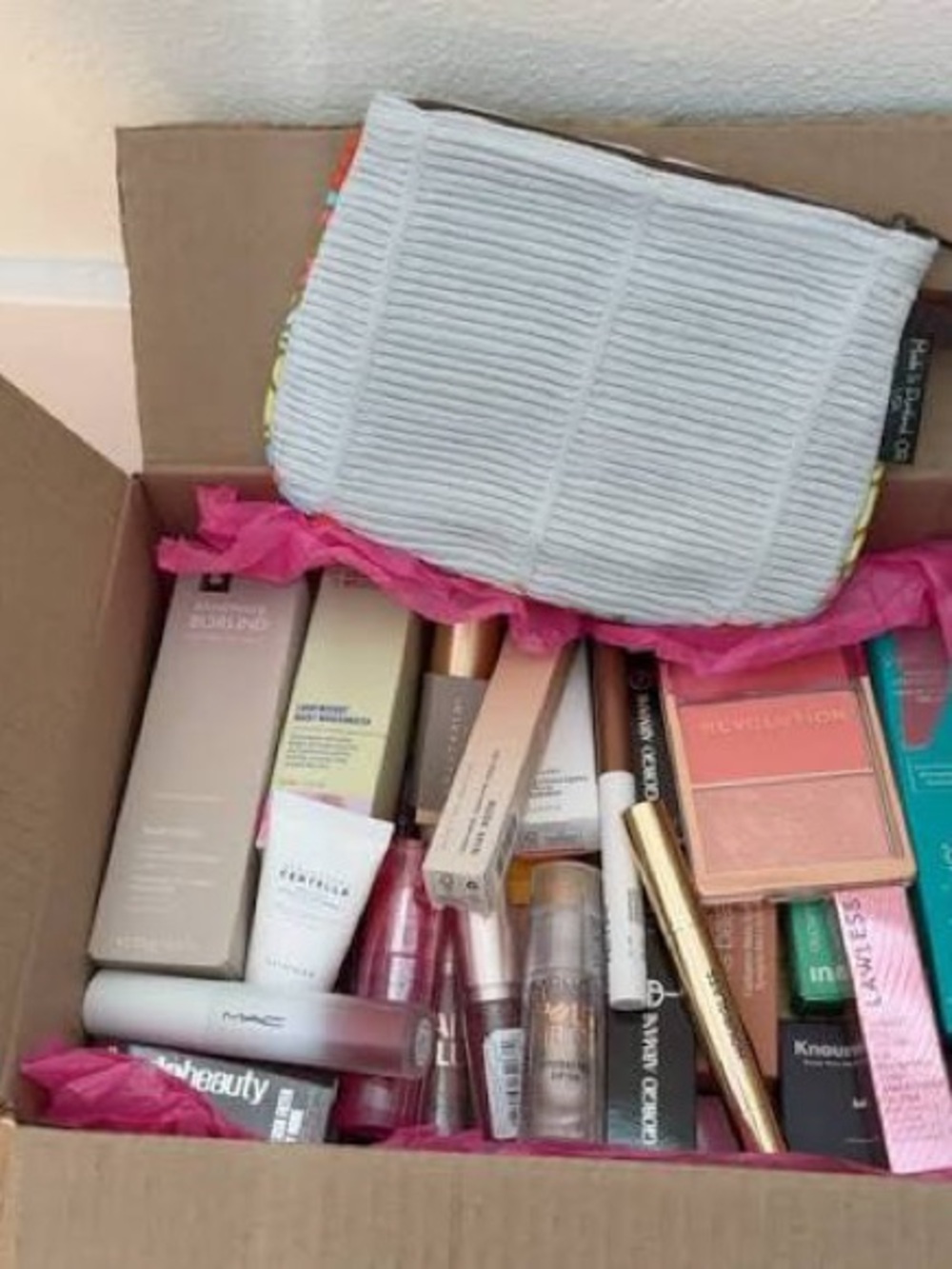 🎁MYSTERY BOX🎁 Makeup & skincare